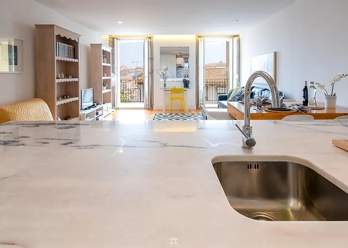 Merc Vitoria's Place Oporto