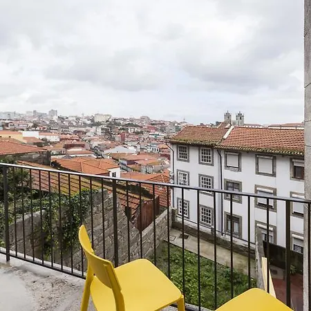 Merc Vitoria's Place * Πόρτο